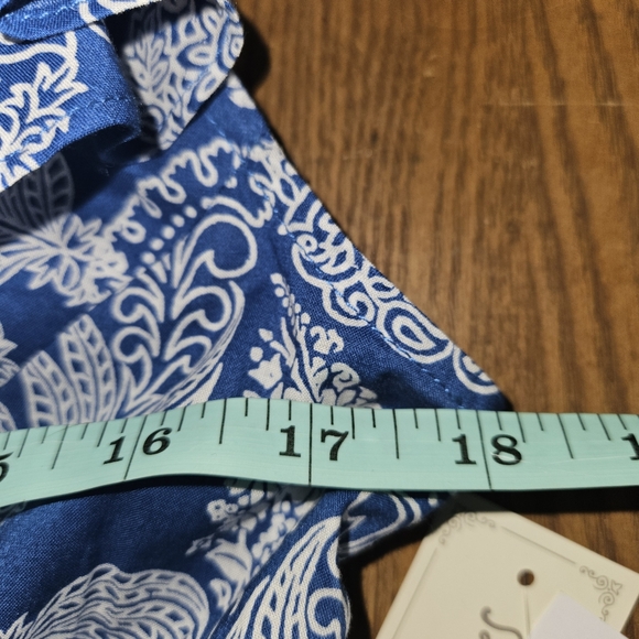 NWT Maison Jules Blue White Print Flower Paisley SLVLS Ruffle Top Womens Small - Picture 5 of 8